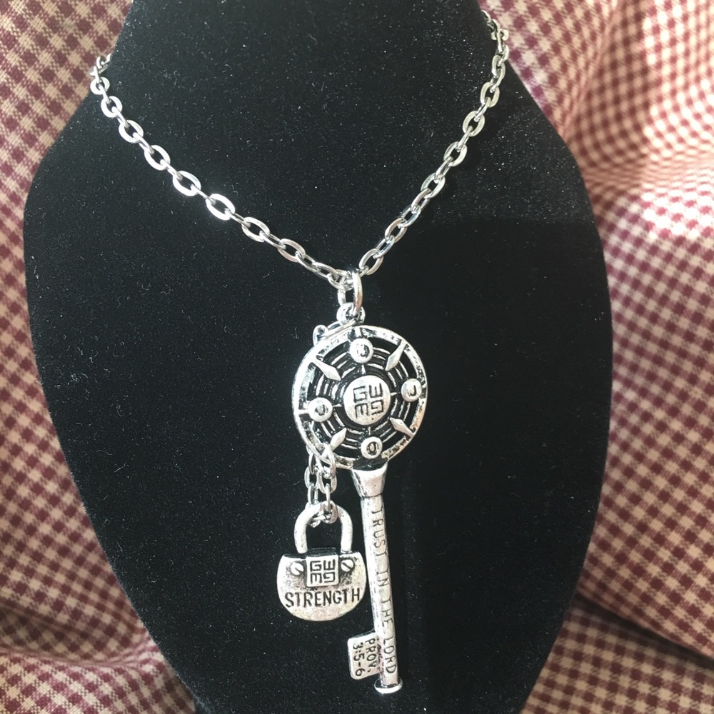 🌼 PROVERBS KEY NECKLACE 🌼 - Picture 2 of 4